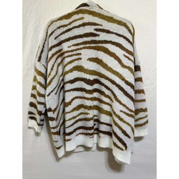 Fashion Apparel Women's Neutral Zebra Open Cardigan Size L/XL - Picture 5 of 6